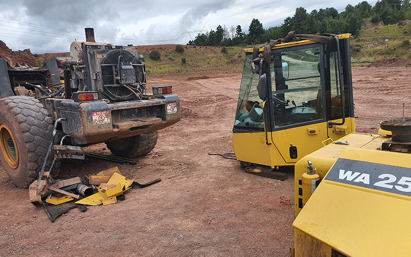 Desensamble y ensamble de componentes mecánicos, hidráulicos, eléctricos y electrónicos de maquinaria 2